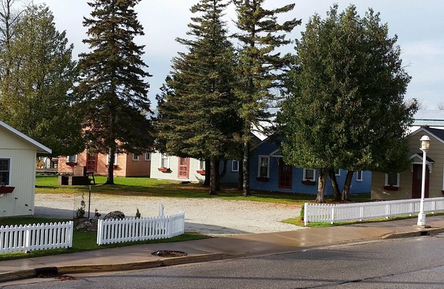 Rainbow Cabins (Blue Cabin #2)