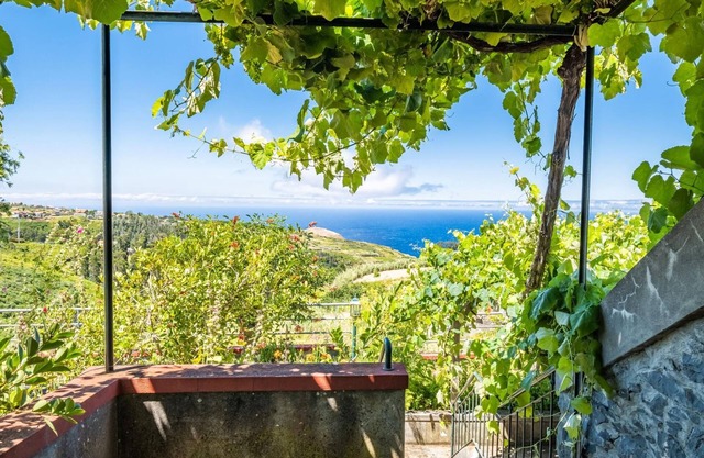 Rainbow Cottage by Madeira Sun Travel