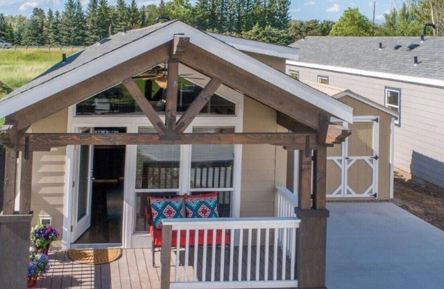 1 of 2 cozy, new, fully stocked cottages for basecamp for YNP vacations