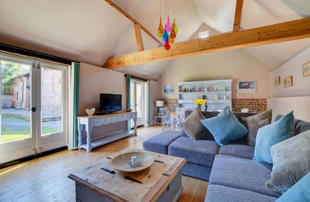 Rainbow Cottage - Drei Schlafzimmer Haus, Schläft 4