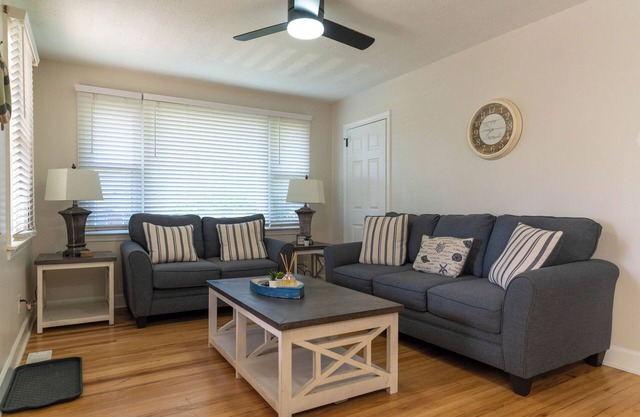 Rainbow Retreat -Augusta Brick Ranch home in heart of Augusta
