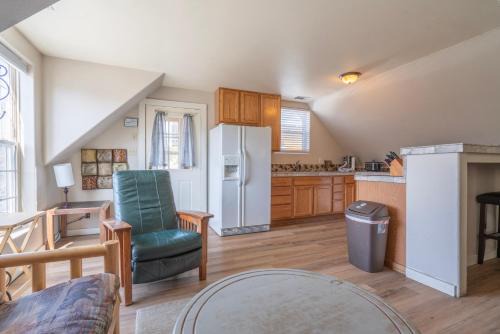Rainbow Ridge B - 1BR/1BA