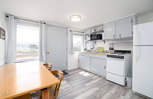 Raines Resort Cabins & RV