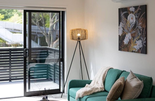 Rainey Lane Delight: 2BR Escape