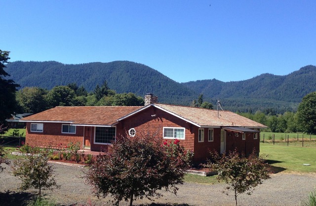 Lake Quinault # 1 Get Away! Zwei Meilen von Lake Quinault Lodge.
