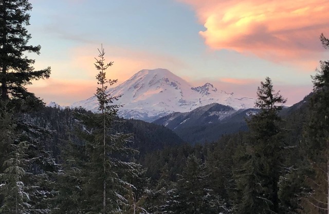 Rainier Retreat close to White Pass