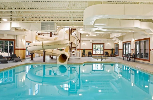 Ramada by Wyndham Drumheller Hotel & Suites