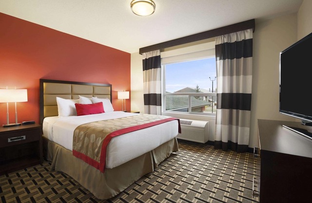 Ramada by Wyndham Edson