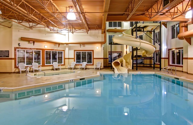 Ramada by Wyndham Ponoka
