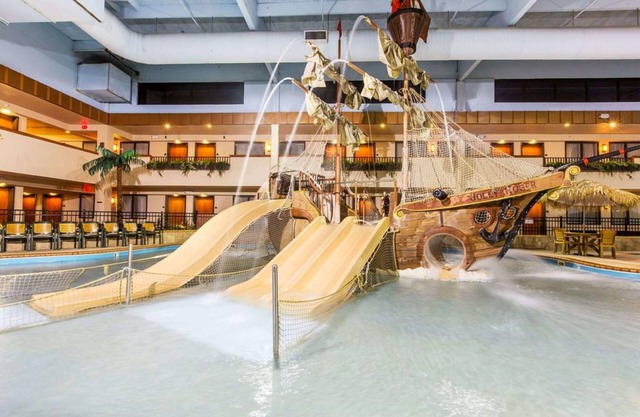 Ramada by Wyndham Sioux Falls Airport-Waterpark & Event Ctr