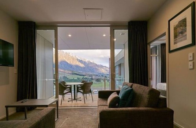 Ramada Suites by Wyndham Queenstown Remarkables Park