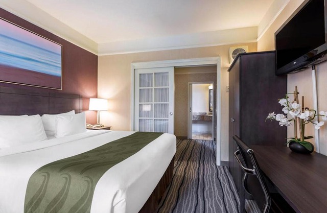 Ramada Suites by Wyndham San Diego Hotel Circle Area