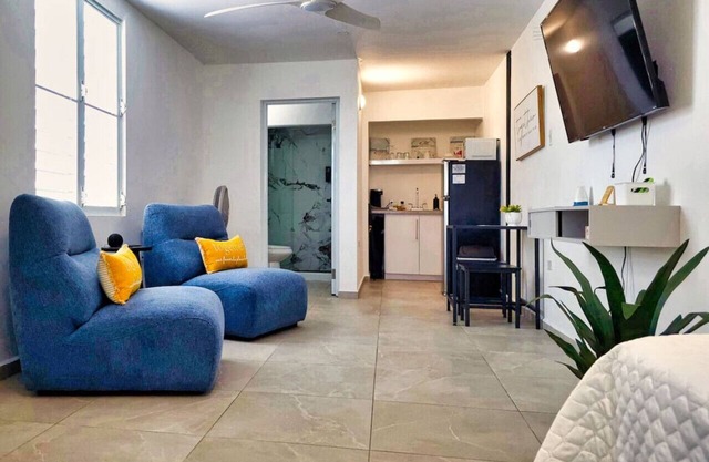 Ramey Base: 2 Mins-Airport/Beach/Golf/Restaurants