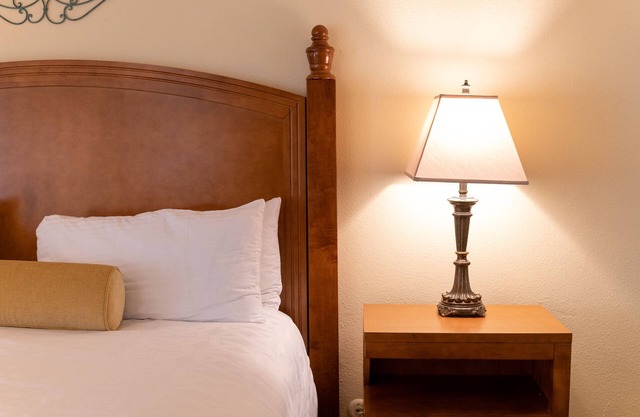 Ramona Country Living! 4 Relaxing Units w/ Pool Access & Full Kitchen!