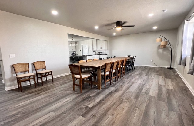 Ranch home, Sleep 21, Dine 21, Renovated & modern, by Lawton & Wichita Mountains