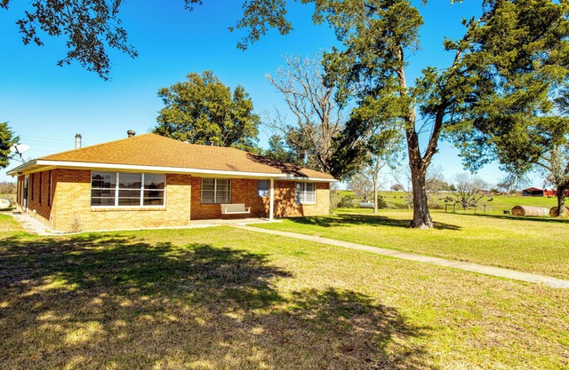 Ranch house in historic Washington, Texas. Wide, open country views