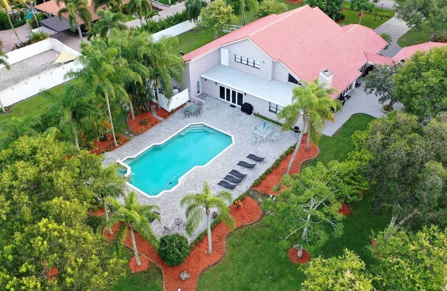 Ranch House w/ Tennis Court and Pool
