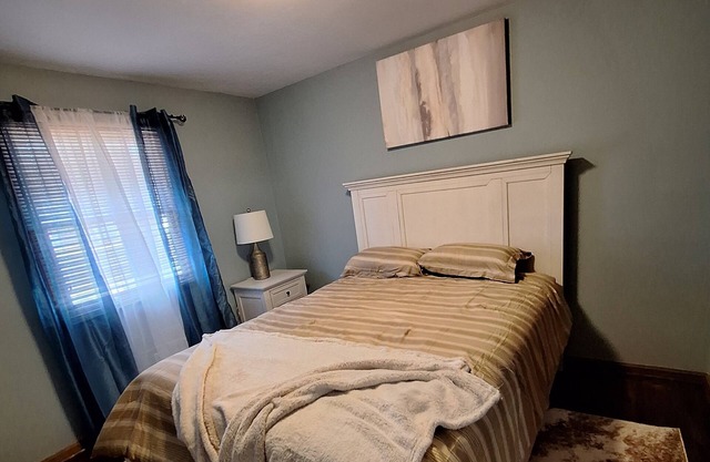 Ranch style family home in quiet neighborhood with dual workspace. Pet friendly.