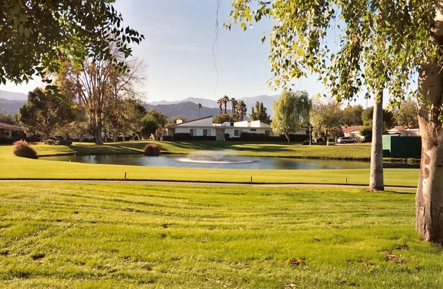 Rancho Las Palmas CC. Golf Cart verfügbar