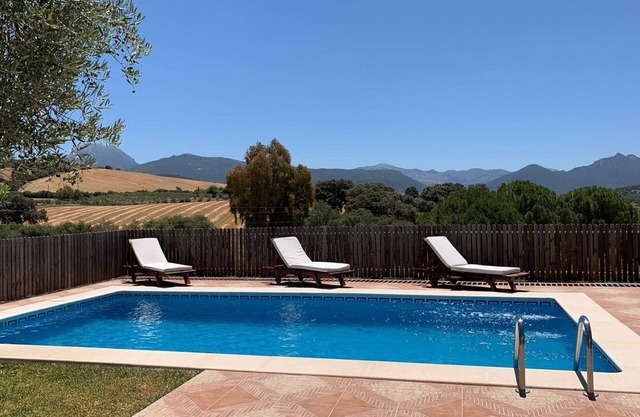 Rancho Las Provincianas Prado del Rey by Ruralidays