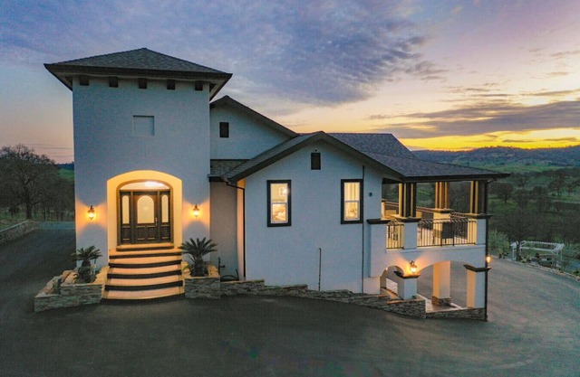Rancho Milagro in the Foothills