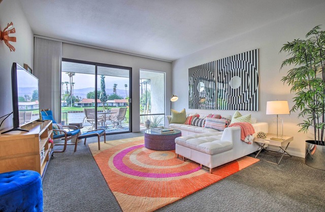 Rancho Mirage Condo auf Fairway mit Resort-Annehmlichkeiten!