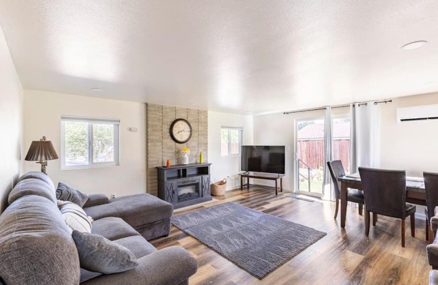 Ranchview Retreat Charming 4BR home in Ramona