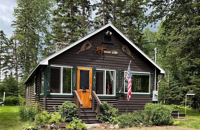 Schlafmöglichkeiten für 5, gemütliche 2-Zimmer-Hütte, 1 Bad, schöner Kamin
