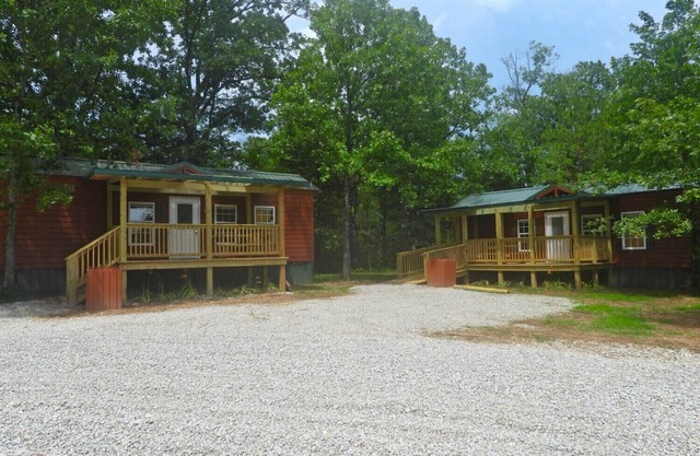 Ransom's Retreat Group cabin rental near Meramec River