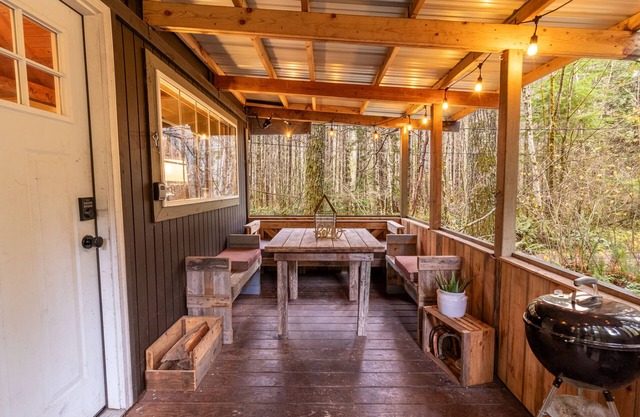 Rare Availability Aug 29-30 & Sept 1-2! Retreat 8mi to MRNP Nisqually Entrance!