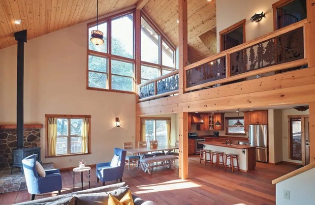 Rare Deluxe Family Cabin - Yosemite & Bass Lake