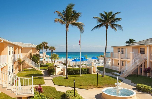 RARE FIND! Beach Front Resort at Gulf Stream - Sleeps 2-4, pool, hot tub, bbq