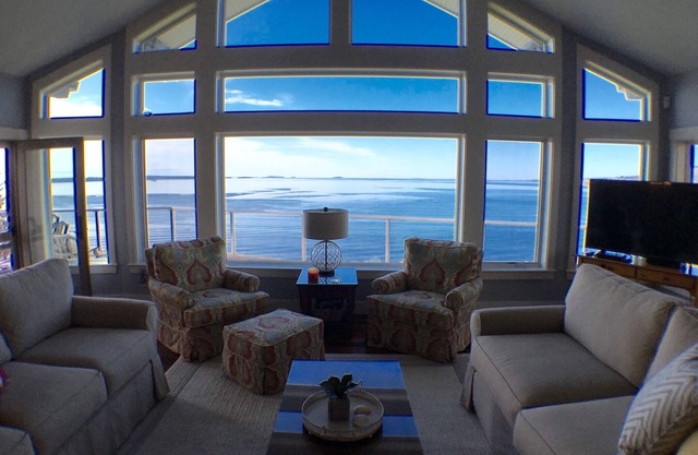 Haus am Meer mit atemberaubendem Panoramablick auf Penobscot Bay, in der Nähe von Camden