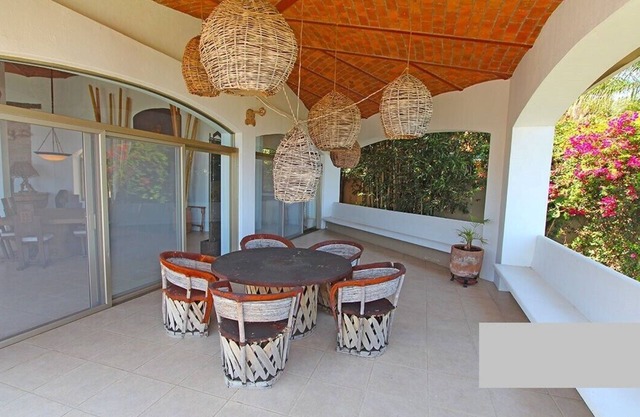 Selten LakeFrontLuxury