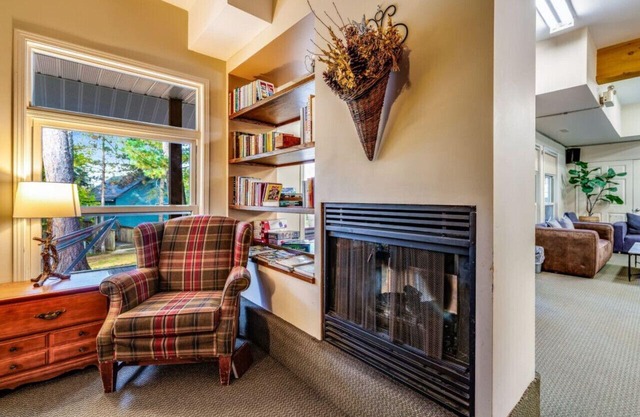 Rare Muskoka Chalet Suite - B8