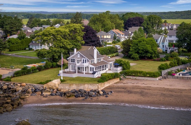 Rare! Private Beachfront House in Madison CT - Sleeps 8 - Limited Availability