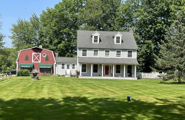 Rare--Private Cozy Country-home on Christmas tree farm setting.