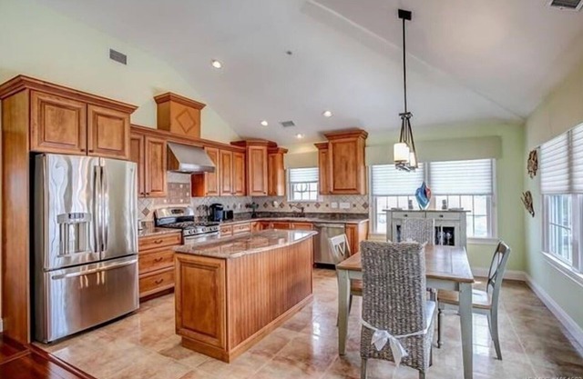 RATED AS LBI's BEST RENTAL - NEW