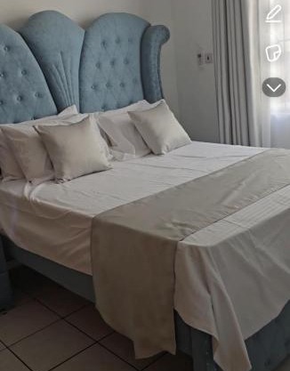 Ratna service apartment