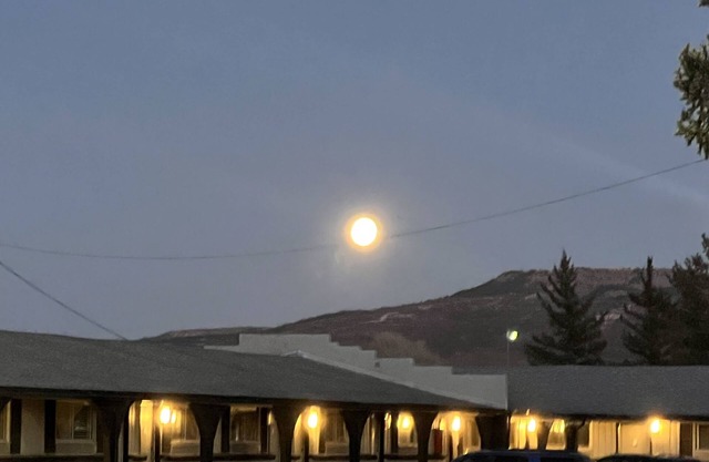Ratons Peak Inn
