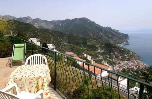 Oma Anna in Ravello mit Meerblick-Terrasse für Familien geeignet