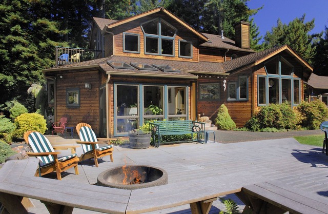 Raven Ridge Retreat ~ Privater Redwood Forest, Whirlpool und Feuerstelle, Parkanlage.