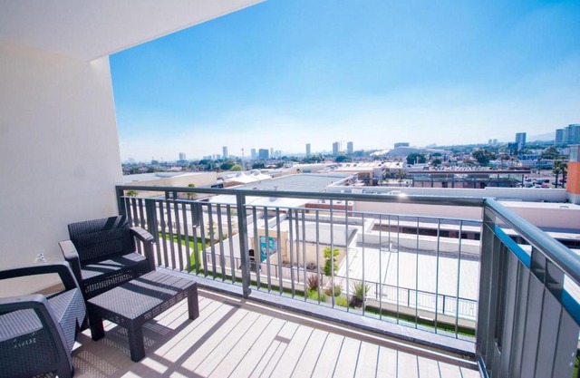 Real View Towers W305 by Casago