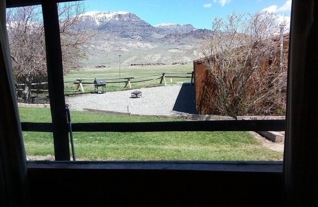 Real Western Cabin near Yellow stone
