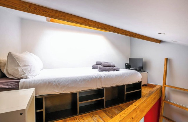 Real01 · Tiny Little Home in the City Centre