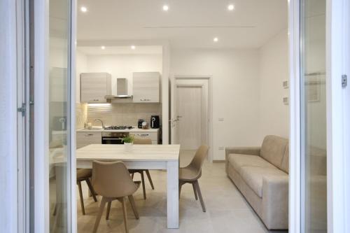 RealeBorbonica-Intero Appartamento Con Ampio Terrazzino