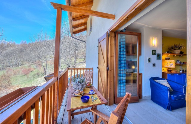 Rebecca's House (few steps from skiing), Bardonecchia, Italy