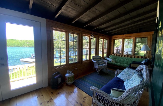 Rebecca's Waterfront Cottage Westport Ontario