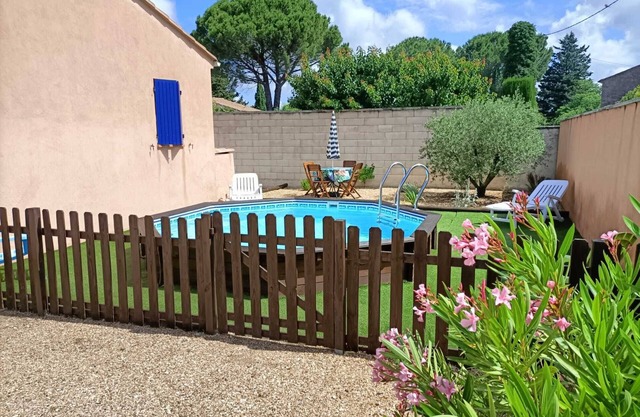 Aktuelle helle, klimatisiertes Haus mit Pool in der Nähe von Luberon