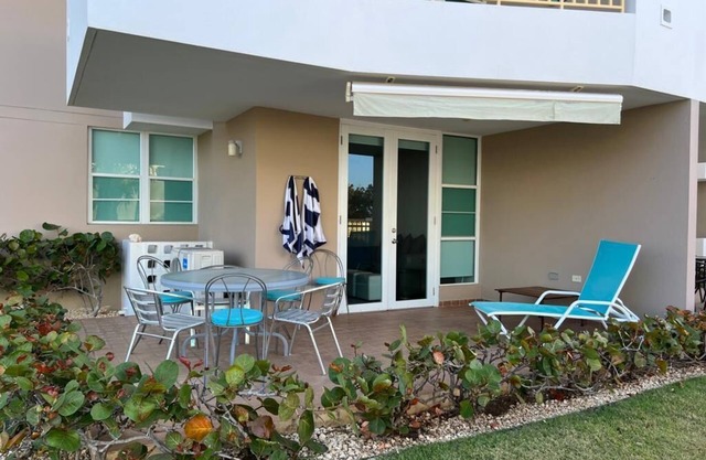 Recently remodeled 2 bed/2bath apartment 5 minutes walking distance to the beach